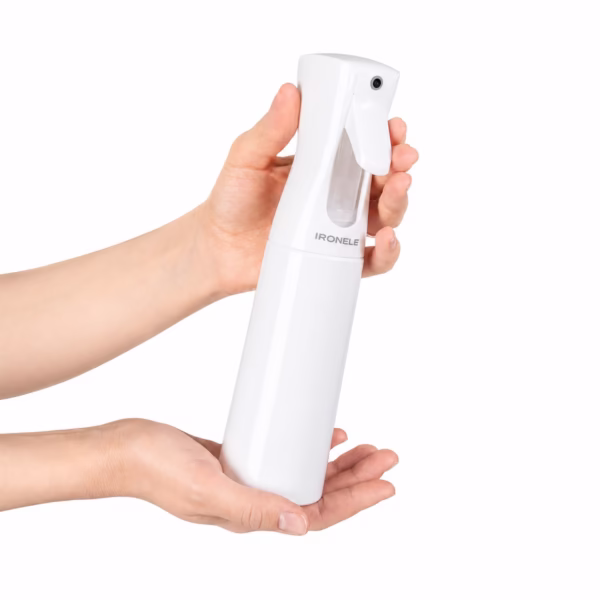 Water spray bottle
